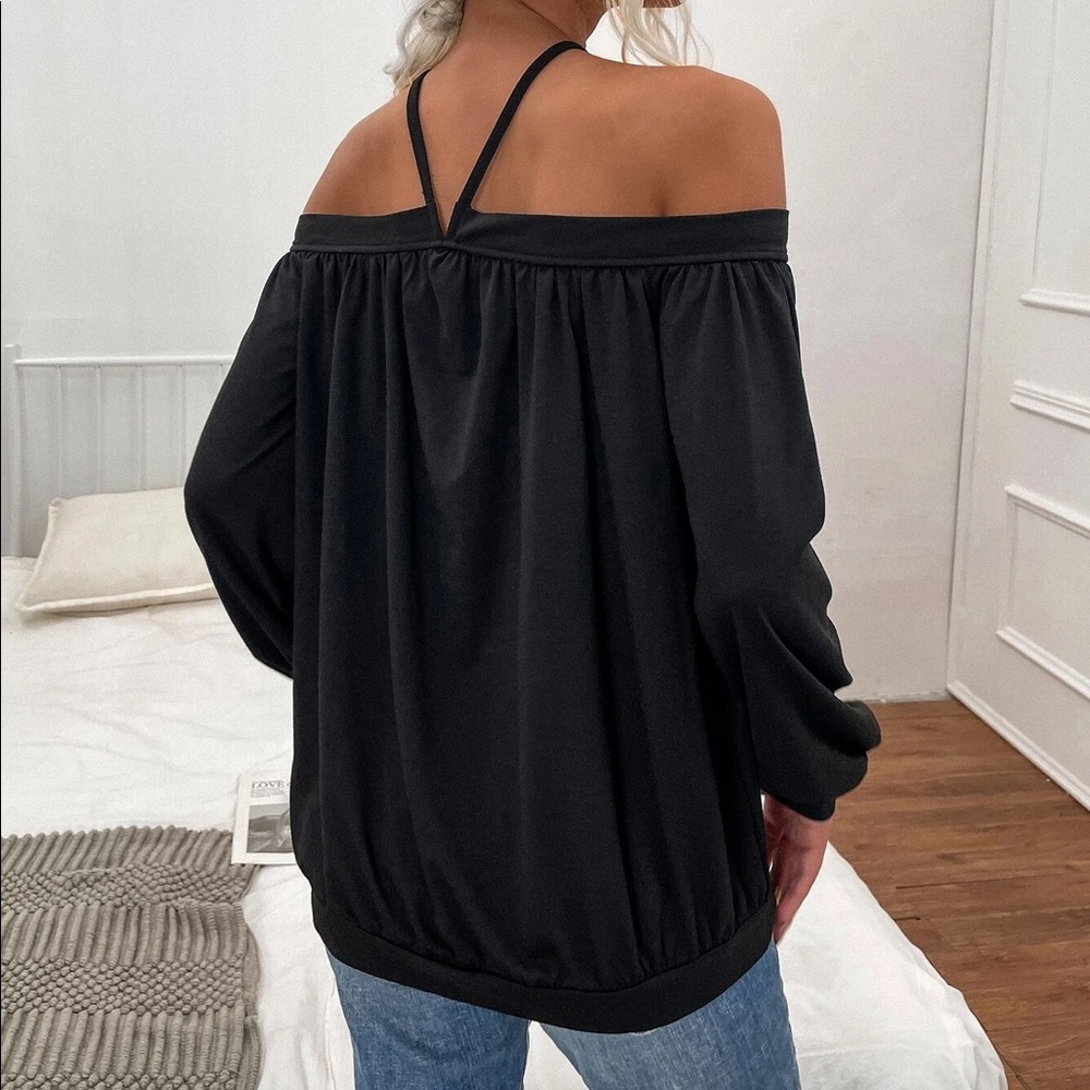 Off shoulder black solid light sweatshirt - Picture 2 of 2